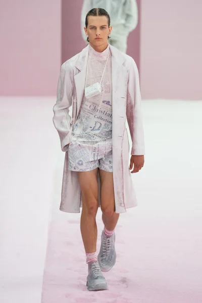 Look 14